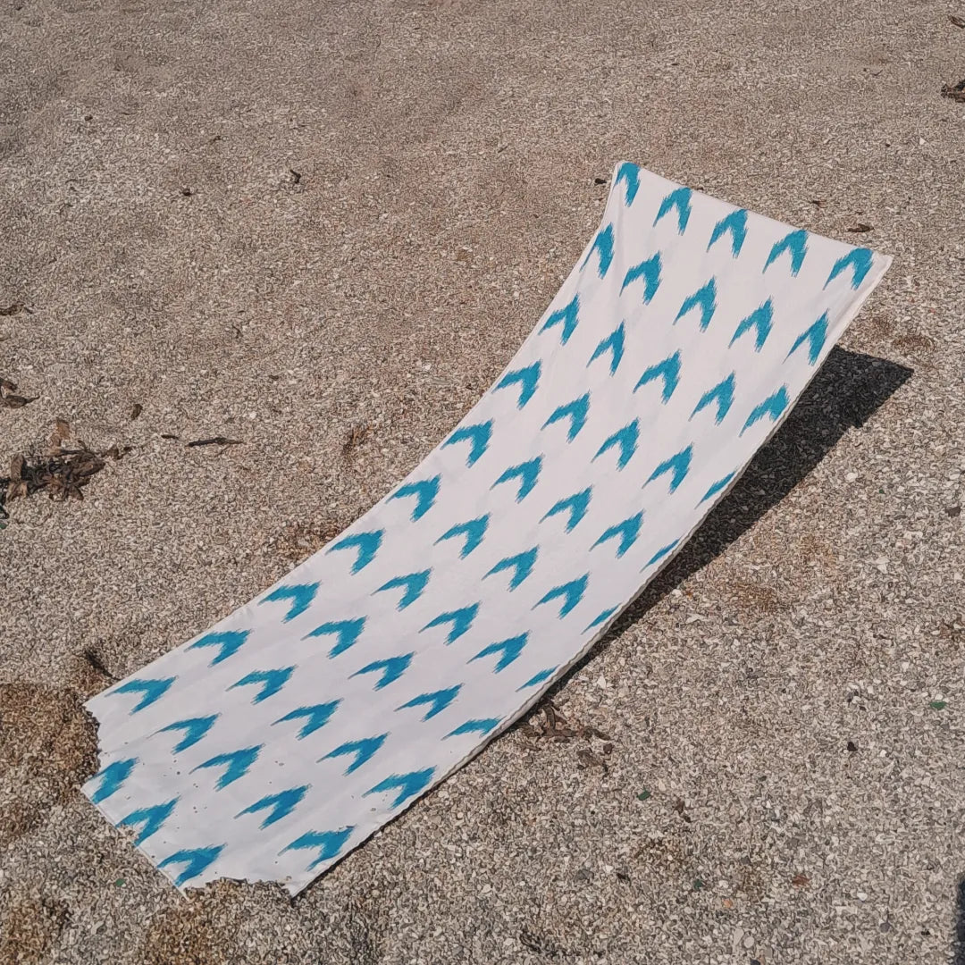 Tumbona con tela ikat artesanal de Palma de Mallorca -